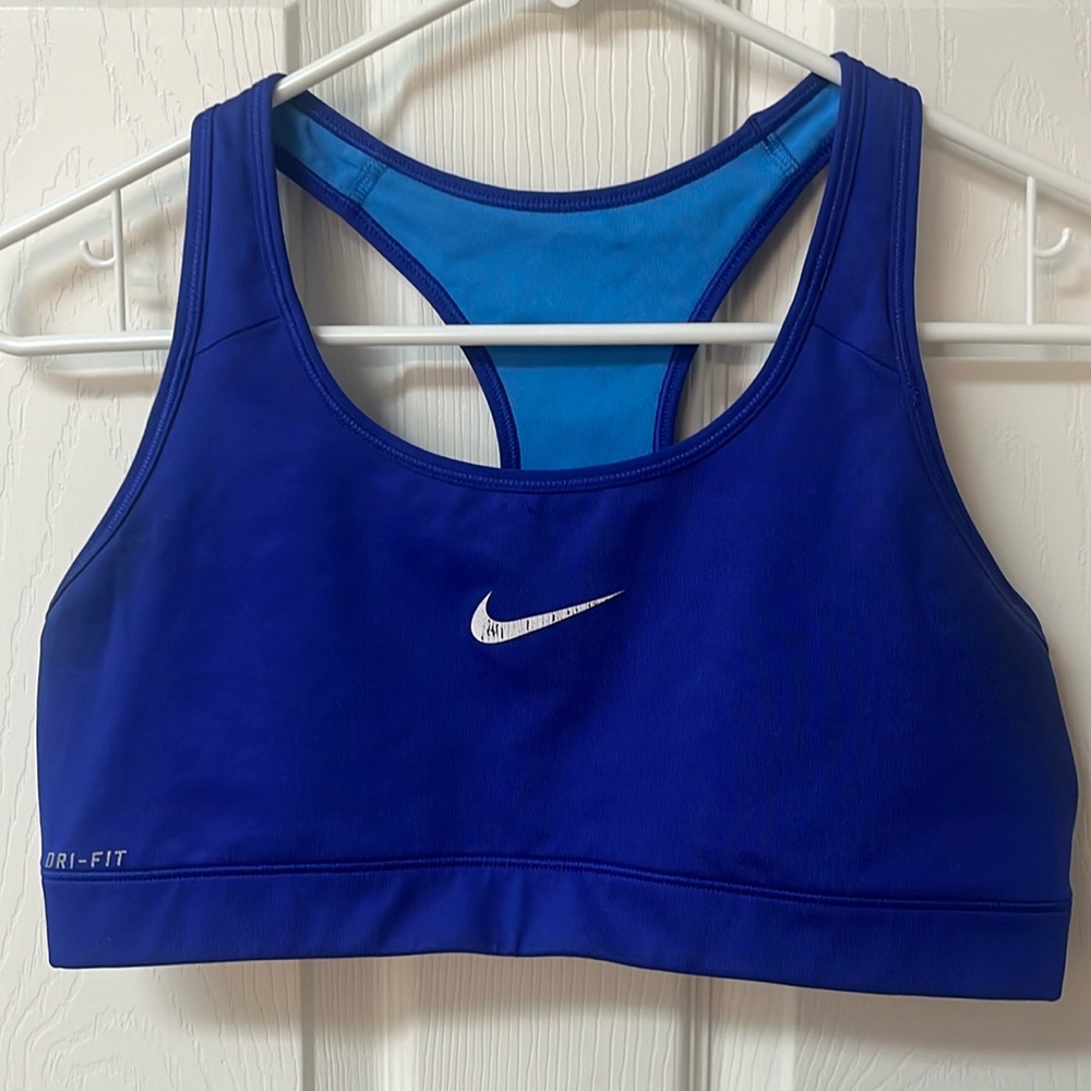 Nike sports bra size medium no tag